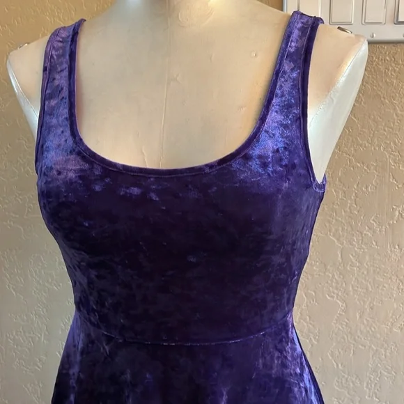 Nollie Juniors Crushed Velvet Dress color purple pull on style size small - Picture 3 of 11